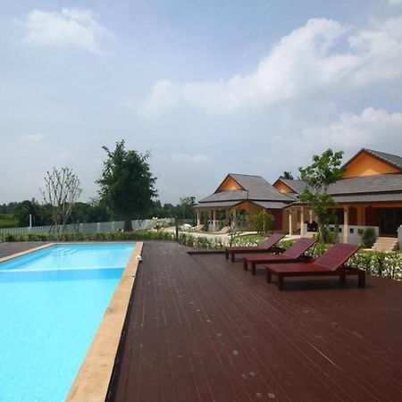Juntima Boutique Hotel Phetchaburi Bagian luar foto