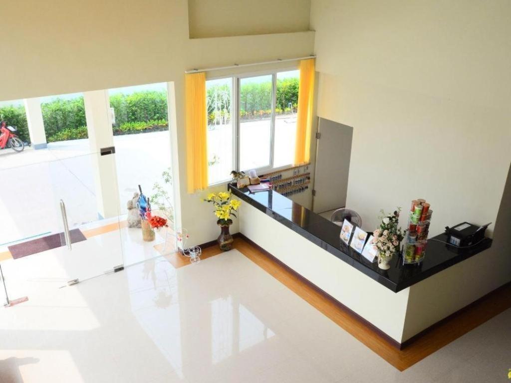 Juntima Boutique Hotel Phetchaburi Bagian luar foto