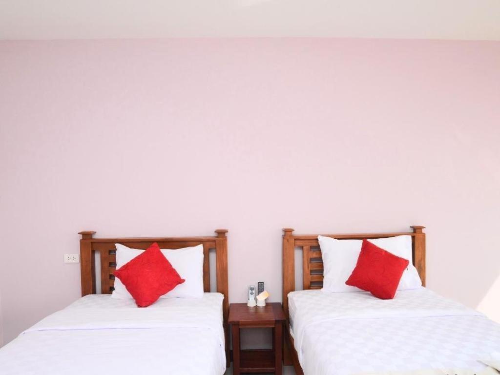 Juntima Boutique Hotel Phetchaburi Bagian luar foto