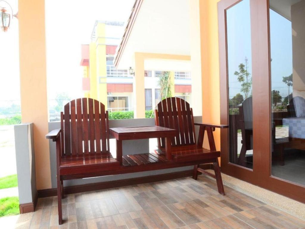 Juntima Boutique Hotel Phetchaburi Bagian luar foto