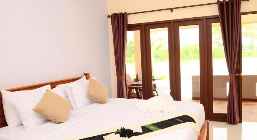 Juntima Boutique Hotel Phetchaburi Bagian luar foto