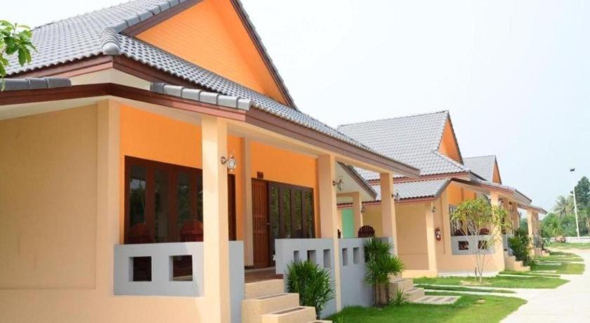Juntima Boutique Hotel Phetchaburi Bagian luar foto