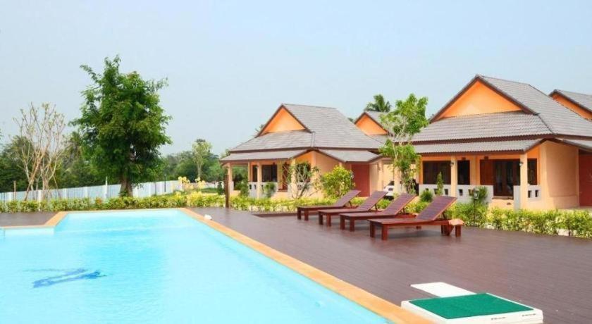 Juntima Boutique Hotel Phetchaburi Bagian luar foto