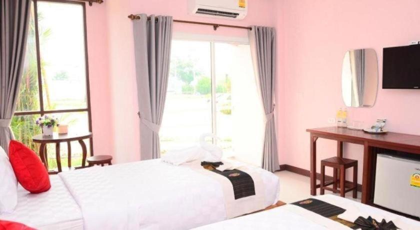 Juntima Boutique Hotel Phetchaburi Bagian luar foto