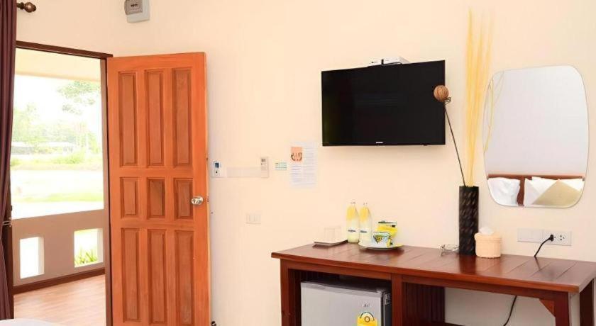 Juntima Boutique Hotel Phetchaburi Bagian luar foto