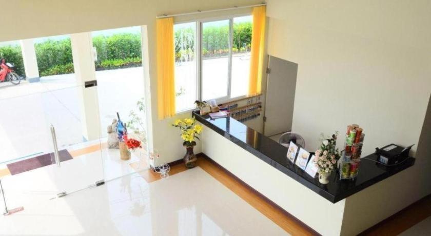 Juntima Boutique Hotel Phetchaburi Bagian luar foto