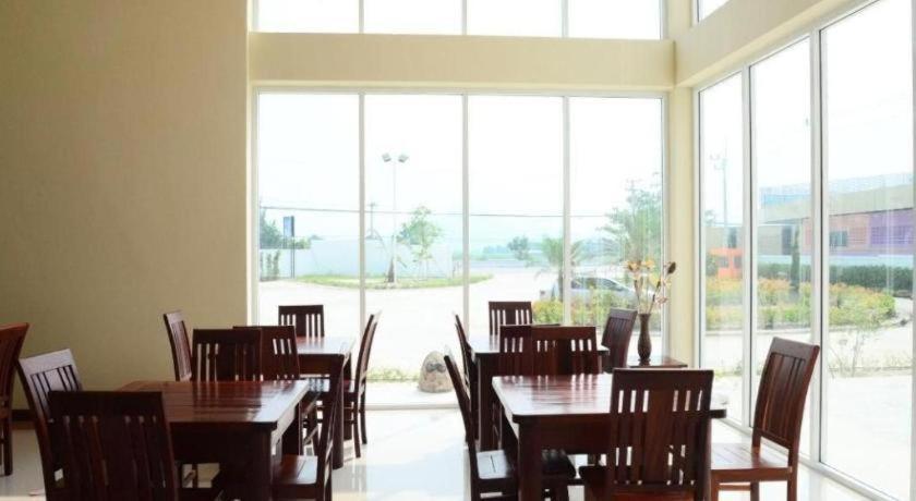 Juntima Boutique Hotel Phetchaburi Bagian luar foto