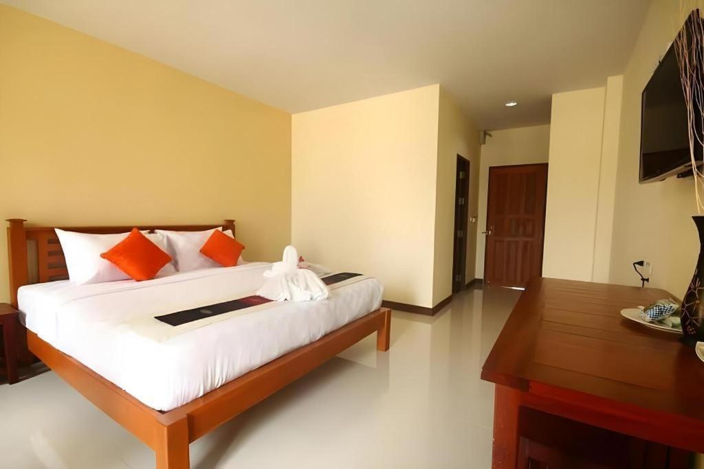 Juntima Boutique Hotel Phetchaburi Bagian luar foto